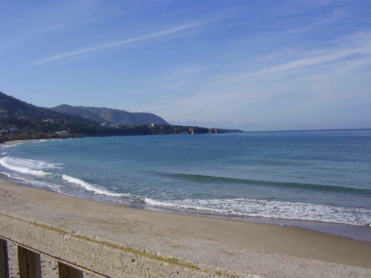 Green Villa Sand Beach Center Close Sea Veiw 切法卢 外观 照片